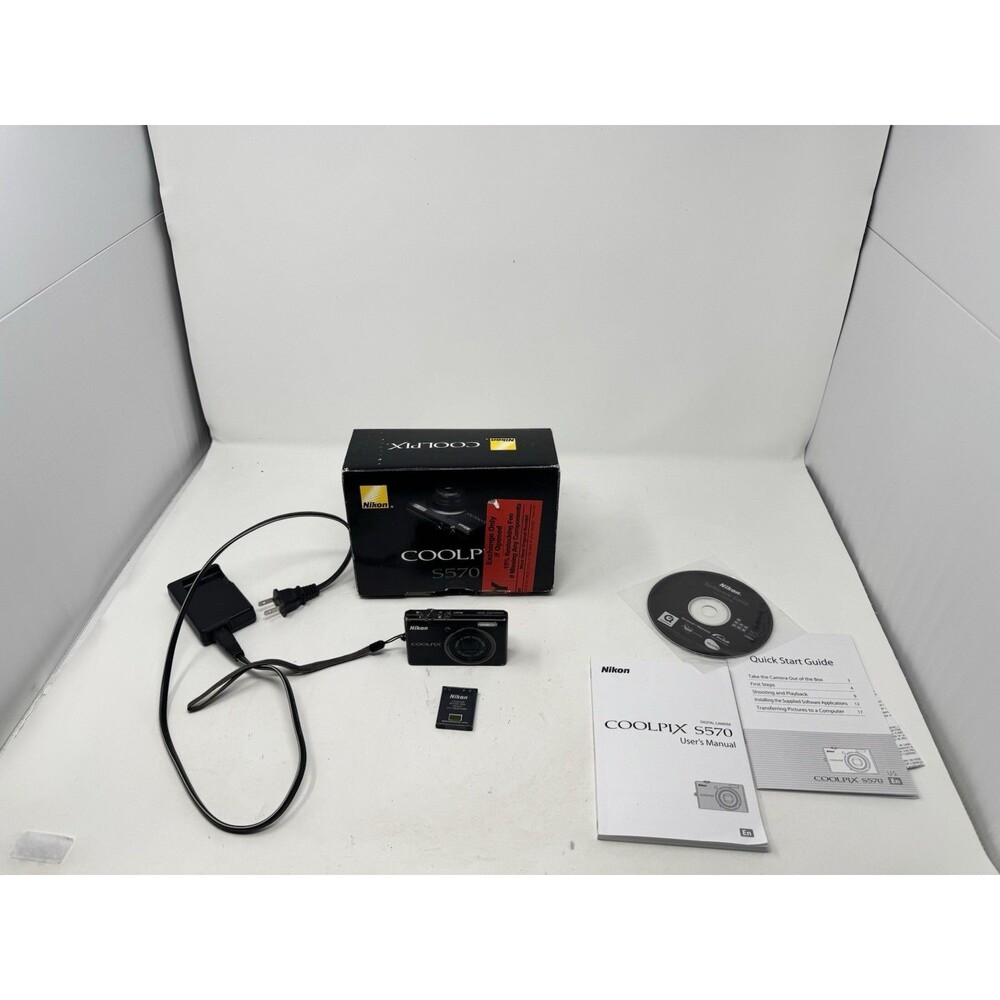 Nikon Digital Camera Coolpix S570 12.0MP Black Battery & Charger Works